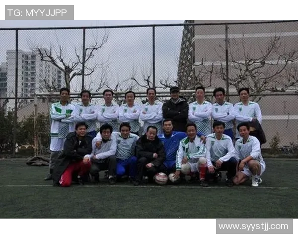 陈伟独家分享足球心得与技巧解析助你提升球技与比赛理解 陈伟独家分享足球心得与技巧解析助你提升球技与比赛理解