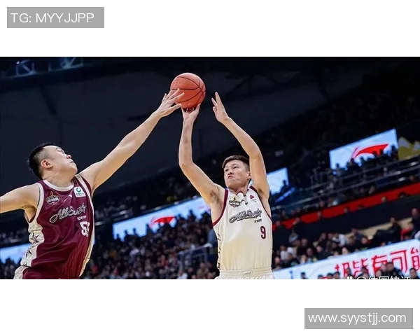 周鹏:从篮球场上的巨星到生活中的榜样,探寻他的奋斗与坚持之路 周鹏:从篮球场上的巨星到生活中的榜样,探寻他的奋斗与坚持之路