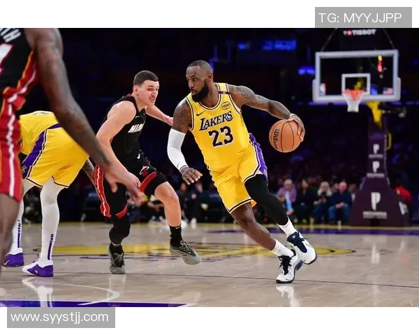 湖人对决热火精彩瞬间像素图片分享与分析